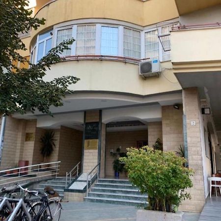 Urban Charm Studio With Balcony Tirana Exterior photo