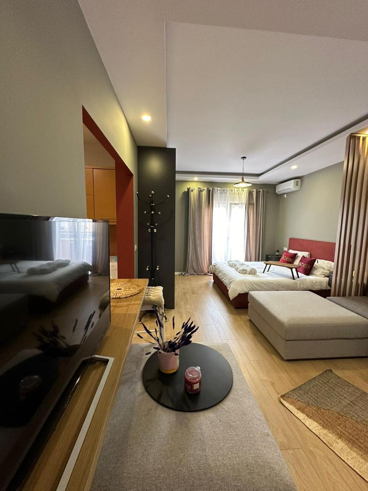 Urban Charm Studio With Balcony Tirana Exterior photo